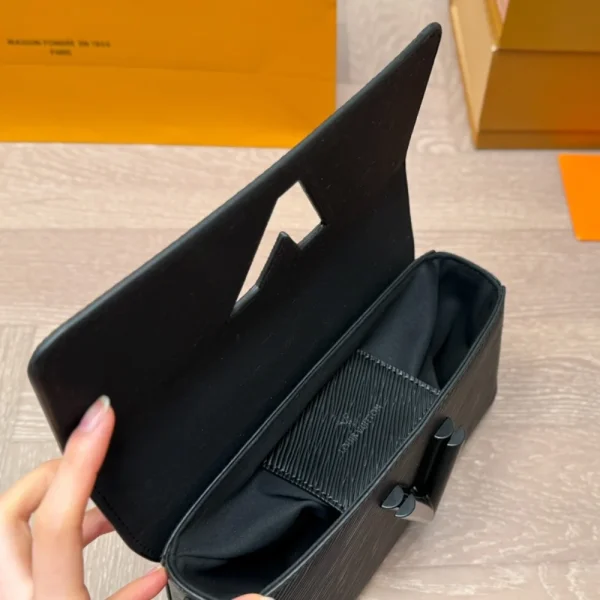 331-2-937edb2d9308.webp Louis Vuitton Twist West Bag Black 23Cm M25336, Designer Handbags, Womens Purse, luxury bags