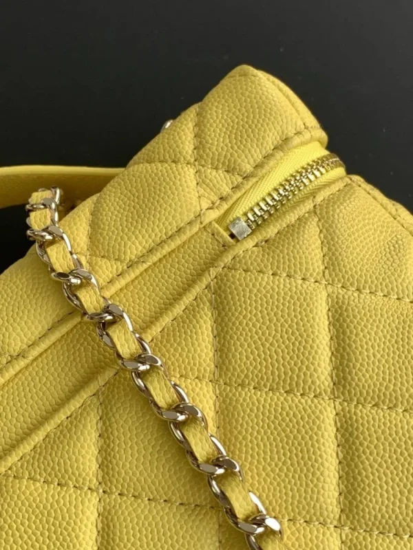 33bed12e-3f834077520b.webp Chanel 25C Vanity Case Yellow 20cm, Designer Handbags, Women’s Purse, luxury bags, Chanel bags