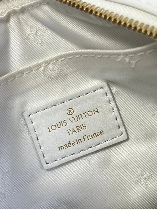 34bb3348-1f163bf875ff.webp Louis Vuitton Over The Moon 27Cm White, Designer Handbags, Womens Purse, luxury bags