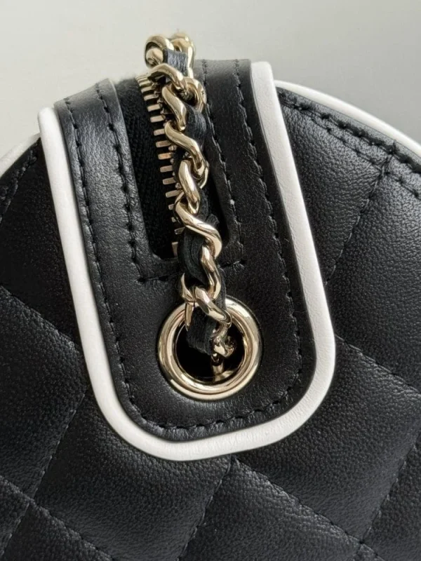 35c39f2a-3c049bc690d9.webp Chanel Spring Summer 2025 Pre-collection Clutch With Chain Lambskin Black 18.5cm/ 7.3inches, Designer Handbags, Women’s Purse, luxury bags, Chanel bags