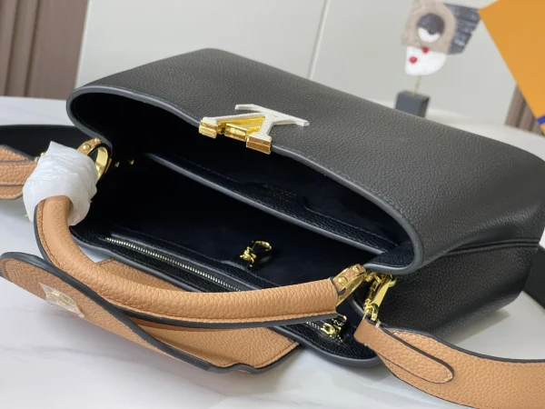 38c26339-fe7c34772035.webp Louis Vuitton Capucines Mm Black 27Cm M59466, Designer Handbags, Womens Purse, luxury bags