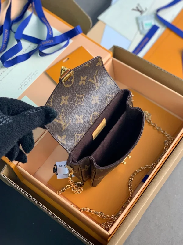39CE2CE2-35E3-BBCB-5381-E5A832A610B6-a0ddaef3e5ea.webp Louis Vuitton Mini LV Pochette Mtis 21.5cm M46279, Designer Handbags, Womens Purse, luxury bags