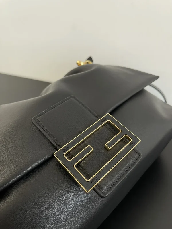 3fd80fb7-1-cbd15bb06132.webp Fendi Mamma Baguette Large Black Nappa Leather Bag 31.5cm