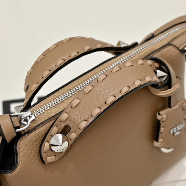 425-4-6a98807c486d.webp Fendi By The Way Selleria Medium Beige 20Cm