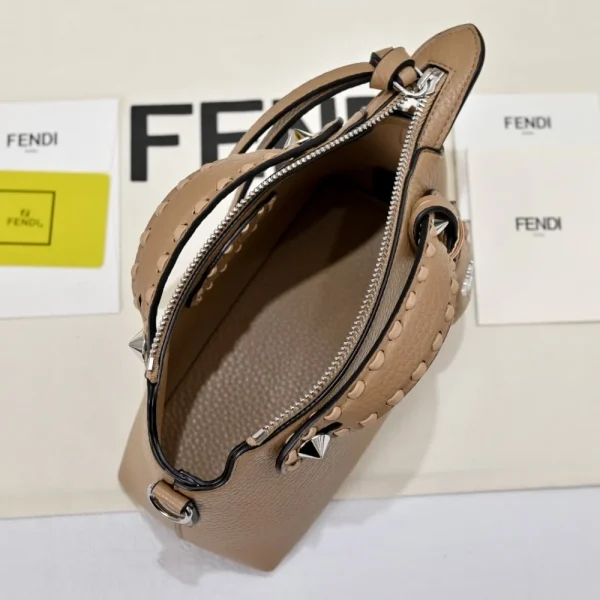 426-4-6cb6b90fbe47.webp Fendi By The Way Selleria Medium Beige 20Cm