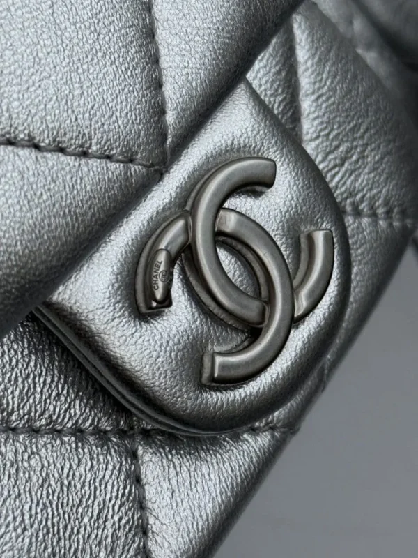 427ce495-f63a60f314dc.webp Chanel 25C Hobo Bag Silver Spring/Summer 2025 Collection 32cm/12.2cm, Designer Handbags, Women’s Purse, luxury bags, Chanel bags
