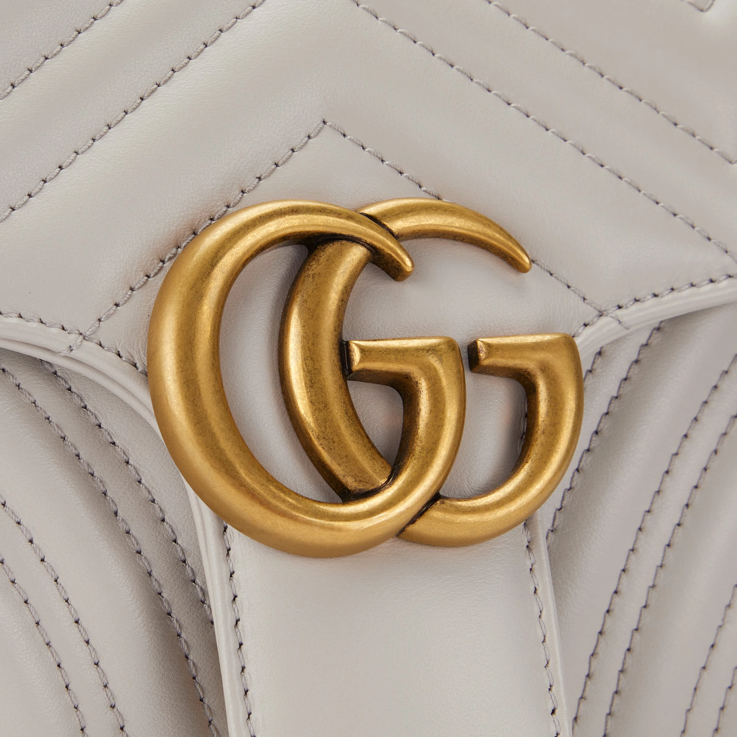 GG Marmont Small Shoulder Bag - view 9