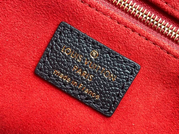 4523e3964a68a11b7b64c0de20ca0bec-b07eca5aac4a.webp Louis Vuitton Sac Main On The Go Pm Noir Beige M45659 25cm, Designer Handbags, Womens Purse, luxury bags