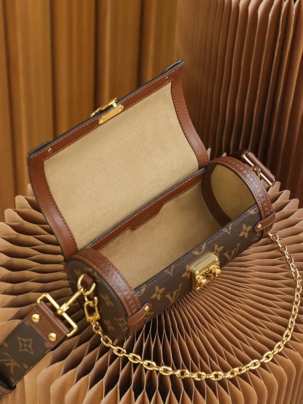 454d906644d0c00a63581065f03060d7-2a1d4a9e5ffb.webp Louis Vuitton Papillon Trunk Monogram M57835, Designer Handbags, Womens Purse, luxury bags
