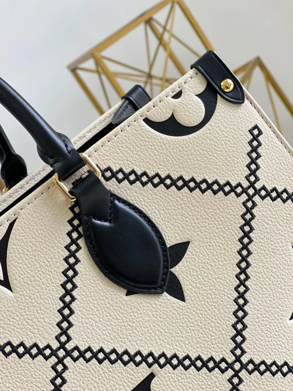 4635dcdc-c3107e1df714.webp Louis Vuitton Onthego MM Tote Monogram Cream Beige Black 35cm, Designer Handbags, Womens Purse, luxury bags