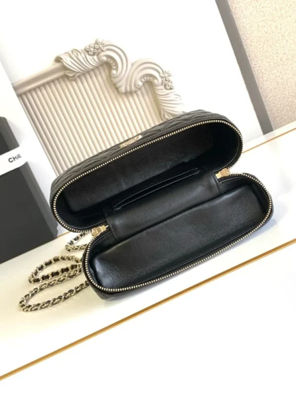 4638e046-28edb4260e5f.webp Chanel 25C Vanity Case Black 20cm, Designer Handbags, Women’s Purse, luxury bags, Chanel bags