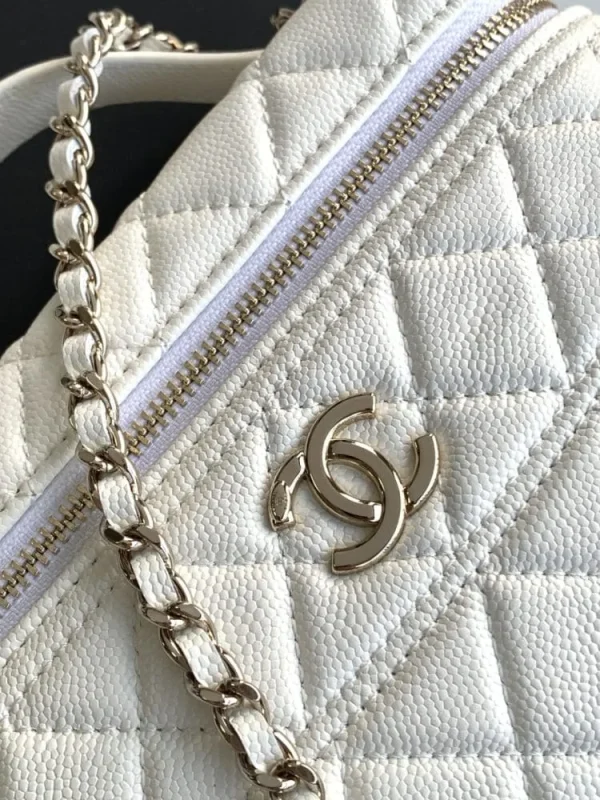 470d2d4a-cfba37655bb2.webp Chanel 25C Vanity Case White 20cm, Designer Handbags, Women’s Purse, luxury bags, Chanel bags