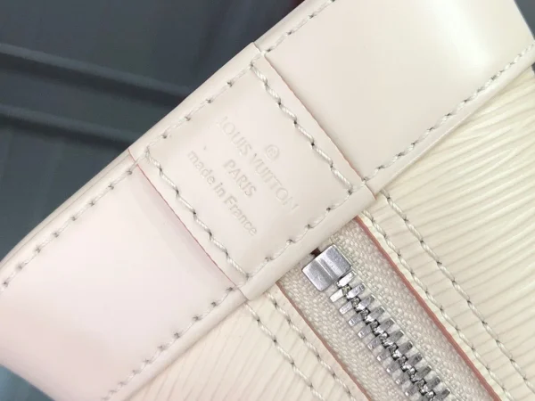 4779960a-94ccff0a2c64.webp Louis Vuitton Alma Bb 23Cm, Designer Handbags, Womens Purse, luxury bags