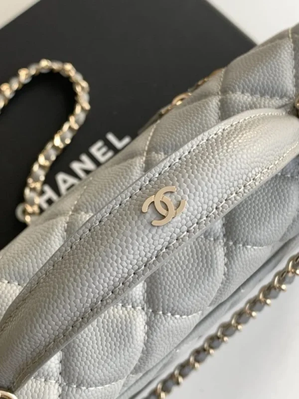 483e59aa-37dc3b347390.webp Chanel 25C Vanity Case Light Blue 20cm, Designer Handbags, Women’s Purse, luxury bags, Chanel bags