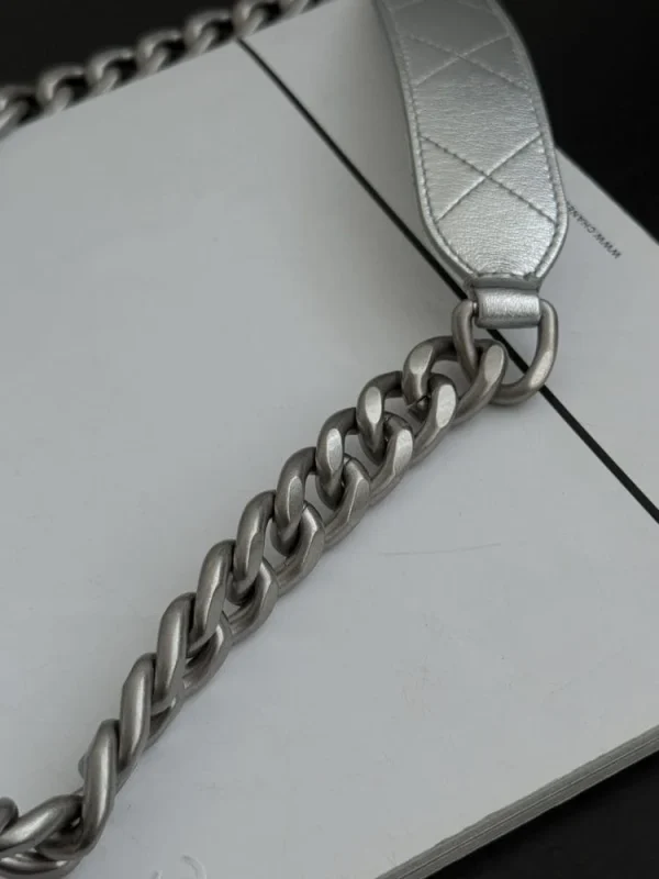 4e94bbad-b1aeb9d115aa.webp Chanel 25C Hobo Bag Silver Spring/Summer 2025 Collection 32cm/12.2cm, Designer Handbags, Women’s Purse, luxury bags, Chanel bags