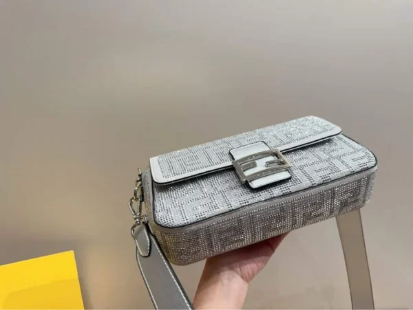 5-1-f87c39da2c45.webp Fendi Baguette Silver Crystal Trim 25Cm