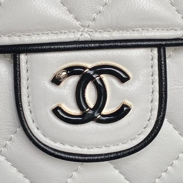 515b1b11-1-6ab55900d685.webp Chanel Small Graphic Frame Flap Bag White 23cm, Designer Handbags, Women’s Purse, luxury bags, Chanel bags