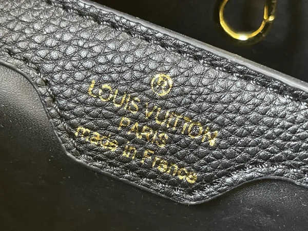 53ad2705-314ee73554f7.webp Louis Vuitton Capucines Mm Black 27Cm M59466, Designer Handbags, Womens Purse, luxury bags