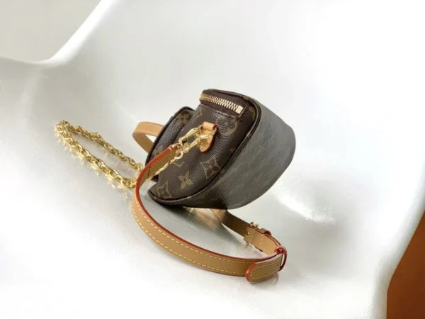 563b87e7590f821a8166c4919ee113ca-dac114532eb3.webp Louis Vuitton Mini Bumbag Lv Monogram Small Fanny Pack Monogram 17cm M82335, Designer Handbags, Womens Purse, luxury bags
