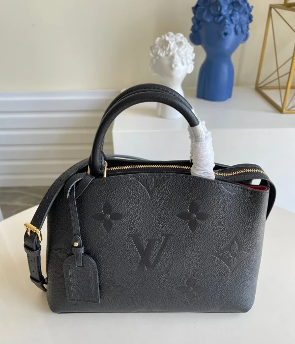 5e9325d0-4b0e32981be5.webp Louis Vuitton Petit Palais 29Cm Noir, Designer Handbags, Womens Purse, luxury bags