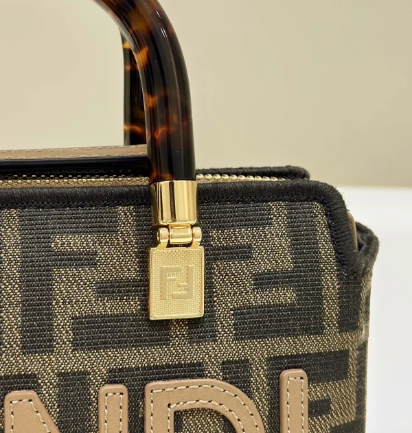 5ef64826-1ec943f587e0.webp Fendi By The Way Leather Mini Bag18cm
