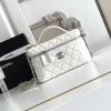 5feb8718-1-fcbc6c497605.webp Chanel 25C Vanity Case White 20cm, Designer Handbags, Women’s Purse, luxury bags, Chanel bags