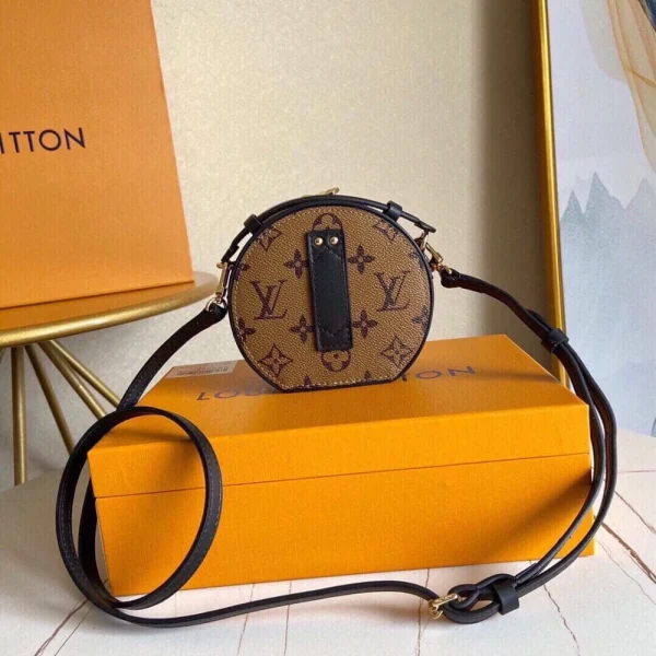 6151f521029c4934b6f403522cb90800-5487848c9789.webp Louis Vuitton Mini Boite Chapeau Monogram Reverse – Women – Small Leather Goods 13cm, Designer Handbags, Womens Purse, luxury bags