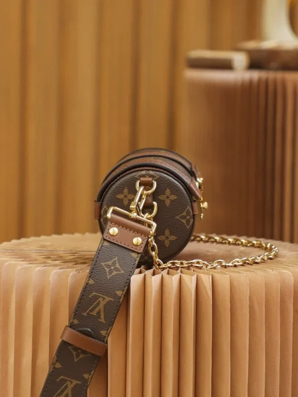 623d57a9e3ad4d4ce45fcab889c88e22-a6e99fc86f76.webp Louis Vuitton Papillon Trunk Monogram M57835, Designer Handbags, Womens Purse, luxury bags