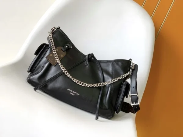 68719631e3b4e9a7f91e31ab4ed841fd-ef49e3eac02e.webp Louis Vuitton Carryall Cargo Pm H33 – Women – Handbags, Designer Handbags, Womens Purse, luxury bags