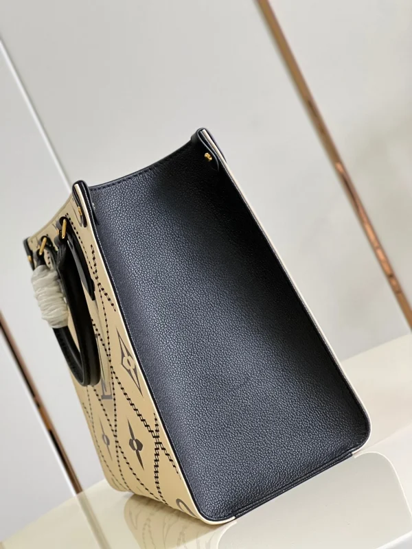 6bee06e2-1b45a4b2bec3.webp Louis Vuitton Onthego MM Tote Monogram Cream Beige Black 35cm, Designer Handbags, Womens Purse, luxury bags