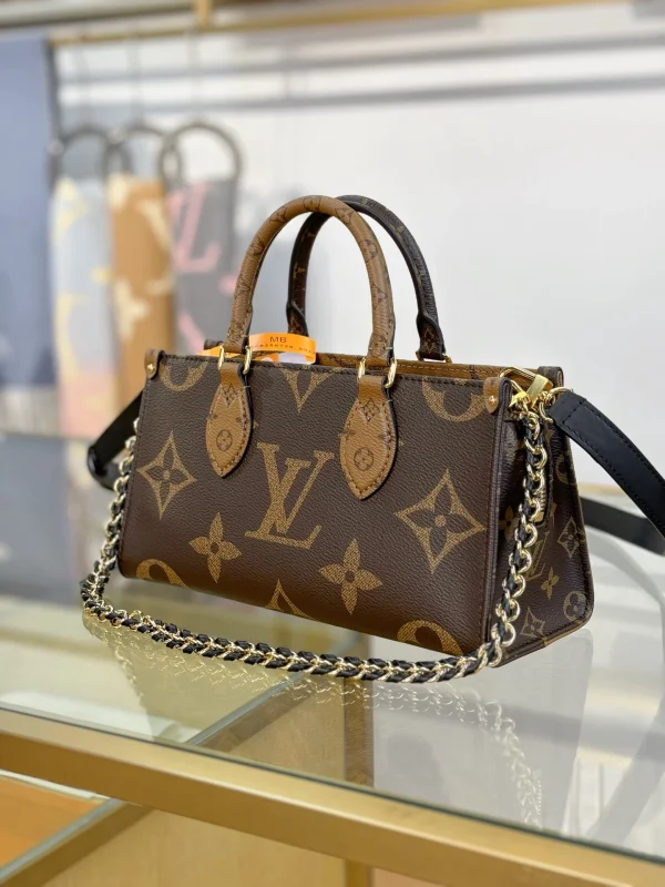 6fe82533-be3950be1d92.webp Louis Vuitton LV x TM OnTheGo East West Chain Bag ‘Black’ M14236 25cm/ 9.8in, Designer Handbags, Womens Purse, luxury bags