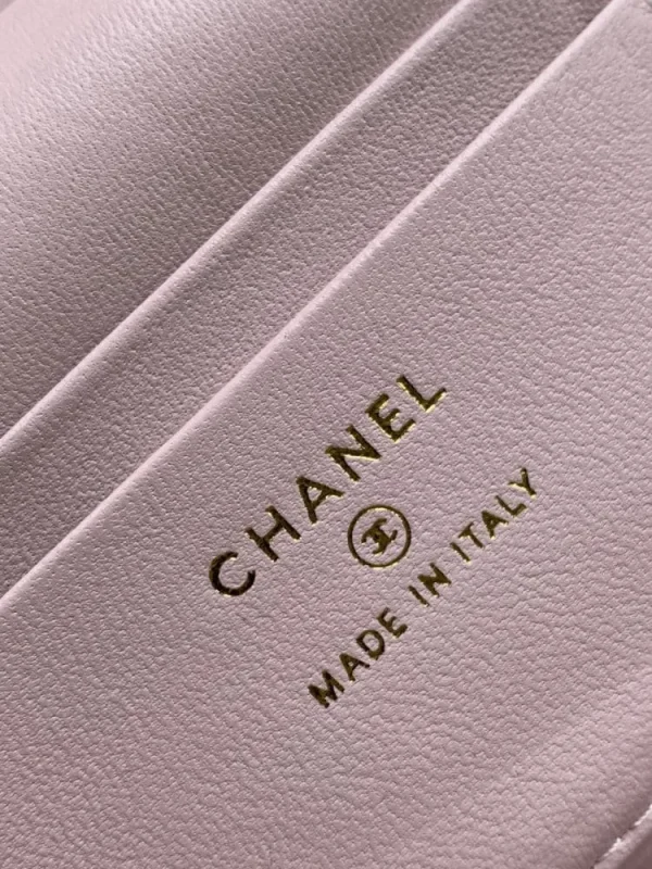 70642571-1db0e38f4447.webp Chanel 25C Vanity Case Pink 20cm, Designer Handbags, Women’s Purse, luxury bags, Chanel bags