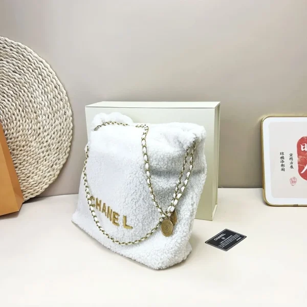 71-1-2d82edfc81d3.webp Chanel 22 Mini Handbag Shearling &Amp; Gold Tone Metal White 20Cm/7.9in, Designer Handbags, Women’s Purse, luxury bags, Chanel bags