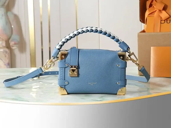 710613968_1947145642705966_4925288723780205660_n-1.webp Louis Vuitton Side Trunk PM 19cm/7.5in Blue Jeans Calf leather M27436