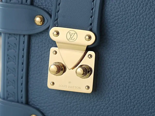 710827586_1947145742705956_4475435835993724485_n.webp Louis Vuitton Side Trunk PM 19cm/7.5in Blue Jeans Calf leather M27436