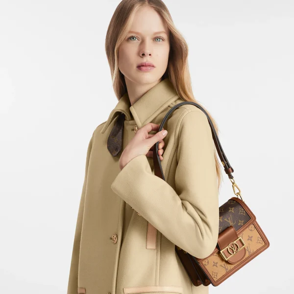 7152A634-B7F4-CEA6-A644-B880B236286A-9dac0fee3c1a.webp Louis Vuitton Mini Dauphine Other Monogram Canvas Women 20Cm M45959, Designer Handbags, Womens Purse, luxury bags