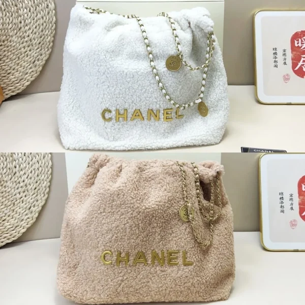 73-1-8cf89defeb1b.webp Chanel 22 Mini Handbag Shearling &Amp; Gold Tone Metal White 20Cm/7.9in, Designer Handbags, Women’s Purse, luxury bags, Chanel bags