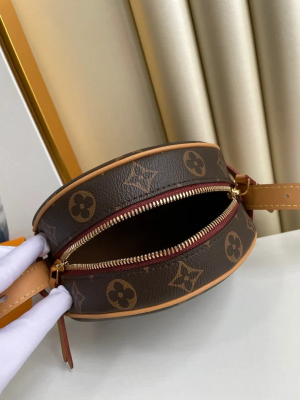 75284e03-cb91f0bbf999.webp Louis Vuitton Boite Chapeau Souple Pm 18Cm, Designer Handbags, Womens Purse, luxury bags