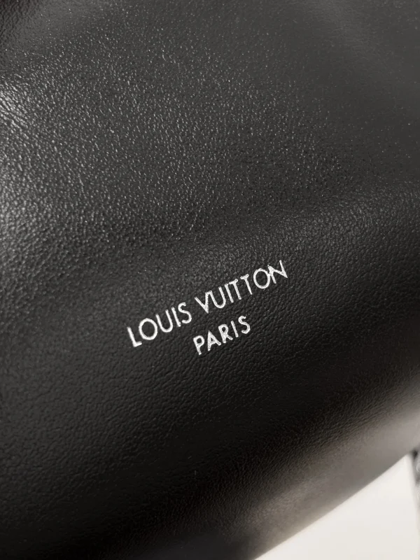 79d5bbf8-b72de1e11419.webp Louis Vuitton Pochette Vibe- Wallets and Small Leather Goods M14544 25cm/ 9.8in, Designer Handbags, Womens Purse, luxury bags