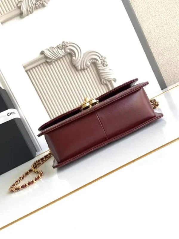 7a197082-462078f24580.webp Chanel Calfskin Quilted Perfect Fit Flap Red 22cm, Designer Handbags, Women’s Purse, luxury bags, Chanel bags