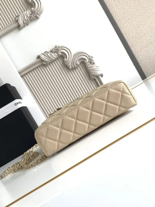 7e0cb435-430c57c18218.webp Chanel 25C Vanity Case Beige 20cm, Designer Handbags, Women’s Purse, luxury bags, Chanel bags