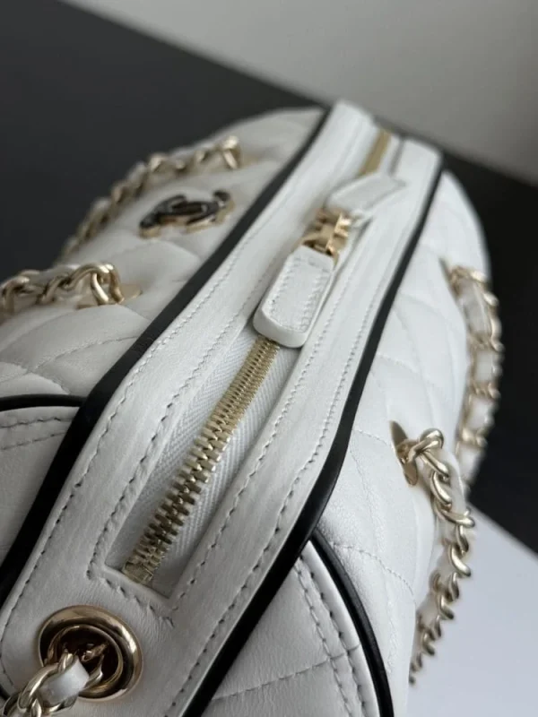 7f3e13c3-a1f9bafee67e.webp Chanel Spring Summer 2025 Pre-collection Clutch With Chain Lambskin White 18.5cm/ 7.3inches, Designer Handbags, Women’s Purse, luxury bags, Chanel bags