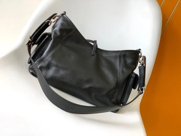 7fbfcdd3028e1b212e776663a1663987-9a7eb7815e8b.webp Louis Vuitton Carryall Cargo Pm H33 – Women – Handbags, Designer Handbags, Womens Purse, luxury bags
