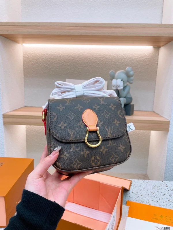 7g312fn-1252a32460f3.webp Louis Vuitton Monogram Canvas Saint Cloud Bag 18Cm, Designer Handbags, Womens Purse, luxury bags