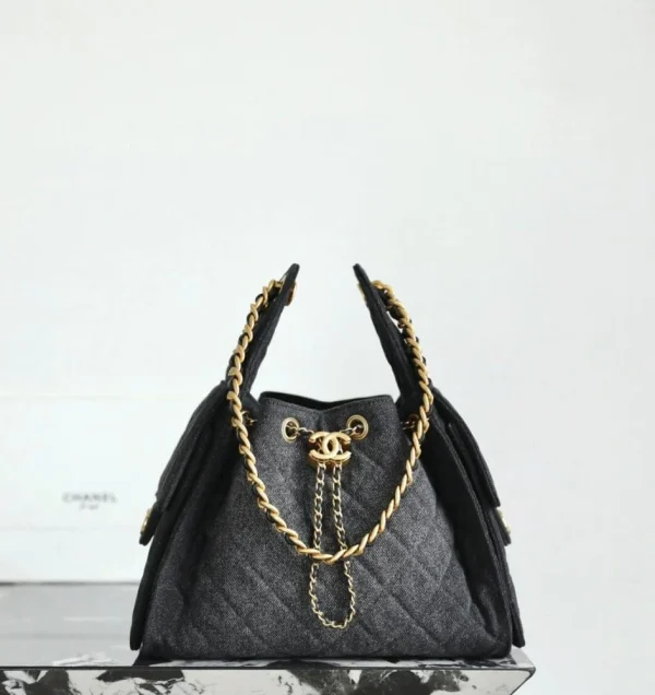 8d048806-fa8835e222cf.webp Chanel crossbody bag 25 Small Handbag Washed Denim & Gold-Tone Metal Black 30cm/11.8in, Designer Handbags, Women’s Purse, luxury bags, Chanel bags