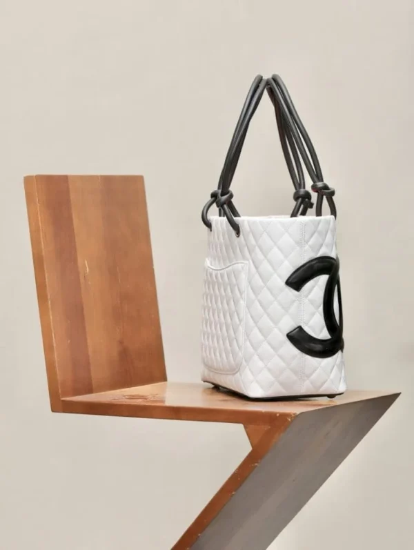 908e136f-21cc0ad4b59f.webp Chanel White Cambon Tote Bag White 30cm, Designer Handbags, Women’s Purse, luxury bags, Chanel bags