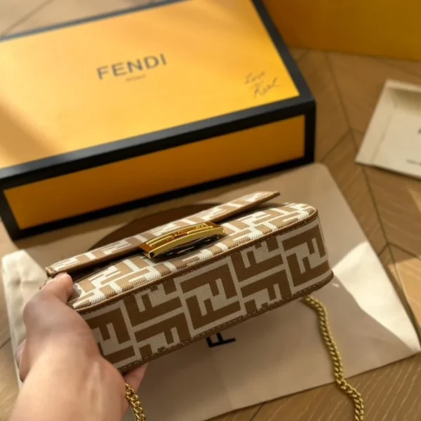 93-6-b67fdfb4dbb2.webp Fendi Baguette Mini Ff Jacquard Fabric Bag Beige 21Cm