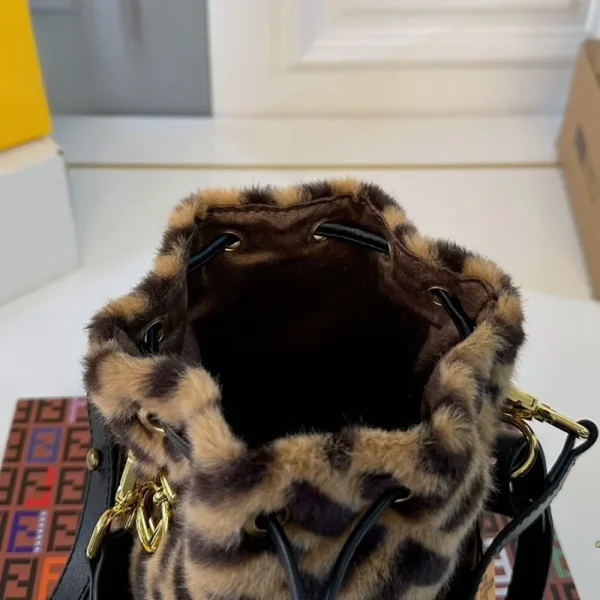 95-4-c3bfeed65852.webp Fendi Mon Tresor Sheepskin Bag Brown 20Cm