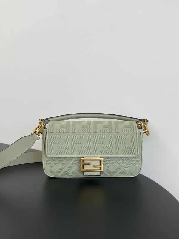 9d25e13e-223e87498382.webp Fendi Baguette Leather Bag 26cm/ 10.2in