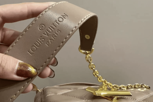 Anh-man-hinh-2023-10-22-luc-21.38.25-0a77fd335434.webp Louis Vuitton Go 14 Gm Beige 22Cm M23689, Designer Handbags, Womens Purse, luxury bags